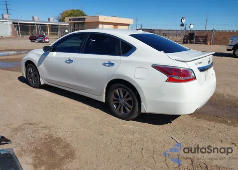 2015 Nissan Altima 2.5 S из США, поврежденный, VIN 1N4AL3AP5FN898623
